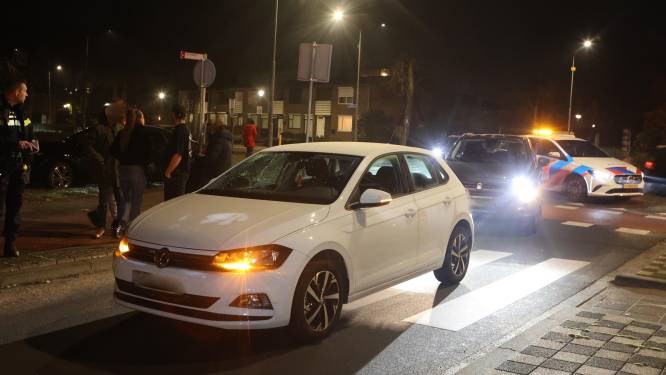 Voetganger geschept door auto bij oversteekplaats in Den Bosch