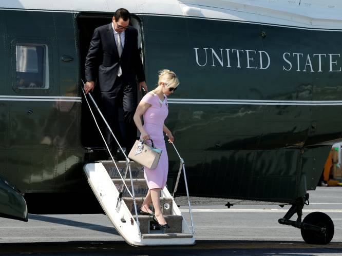 VS-minister van Financiën wilde met vliegtuig van overheid op huwelijksreis