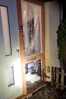Buurt opgeschrikt door explosie bij woning in Zwolle: ‘Lig stijf in mijn bed’