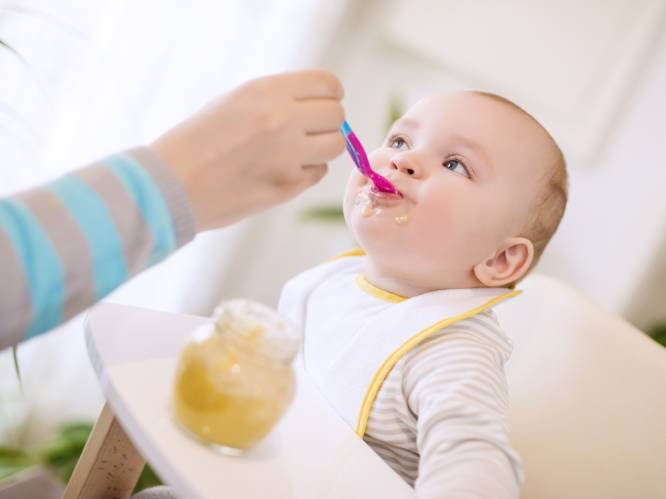 Onderzoek Test Aankoop: 1 potje babyvoeding op 3 bevat voedingsstoffen die je kind nog niet mag eten