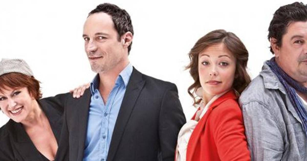 des acteurs de  belle la vie se retrouvent sur scene tele