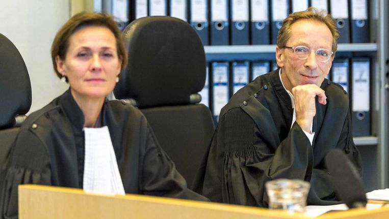 Officieren van Justitie Sabine Tammes (links) en Michiel van IJzendoorn tijdens de inhoudelijke zitting van de strafzaak rondom de moord op Willem Endstra. Beeld ANP