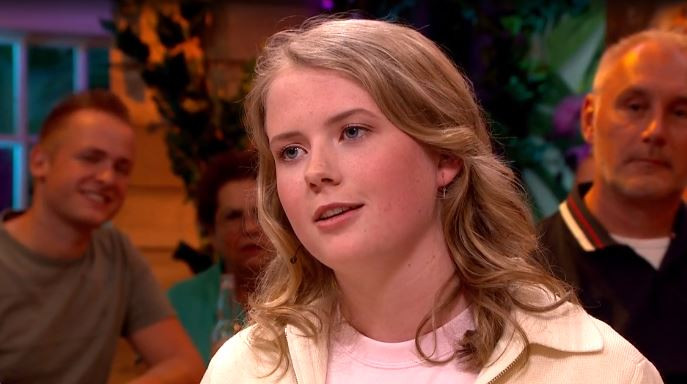 In de voetsporen van haar moeder: dochter Linda de Mol tekent contract