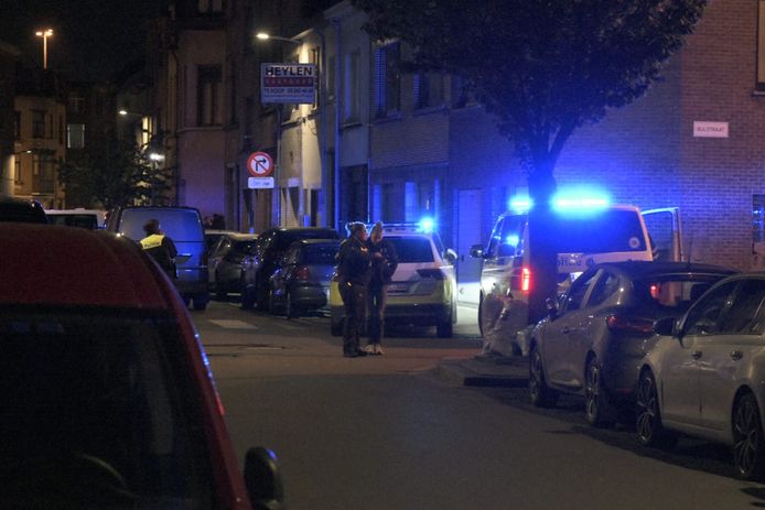 De politie kwam ter plaatse aan het kruispunt van de Kortrijkstraat en de Bijlstraat in Borgerhout.