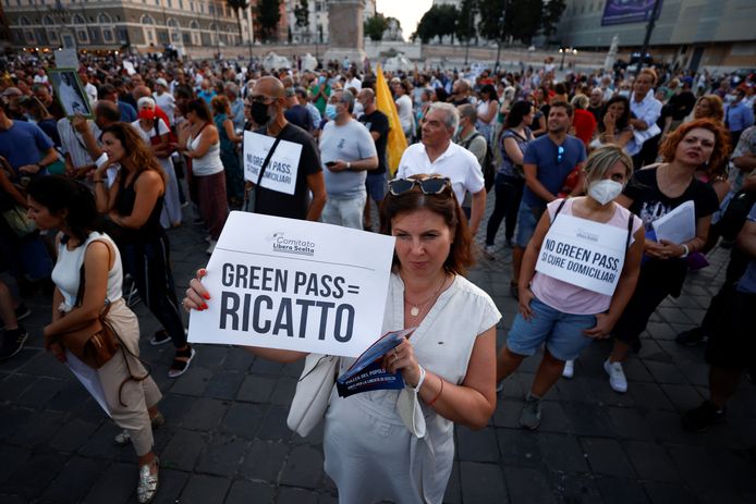 Manifestation à Rome contre le green pass, le 28 juillet 2021.