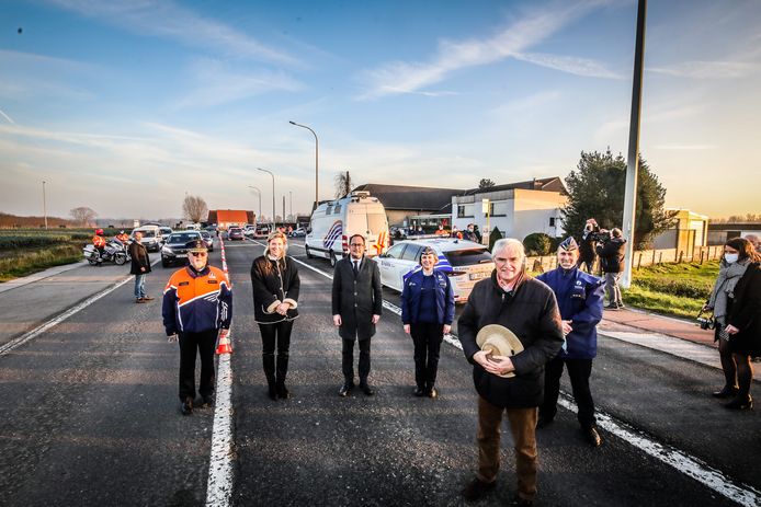 In Ruddervoorde aan de E403 kwamen minister van Binnenlandse Zaken Annelies Verlinden (CD&V), minister van Justitie Vincent Van Quickenborne (Open Vld), West-Vlaams gouverneur Carl Decaluwé en de politietop te controle volgen.