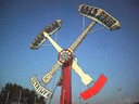 Een beeld van de Kamikaze in het Hayrola Lunapark.