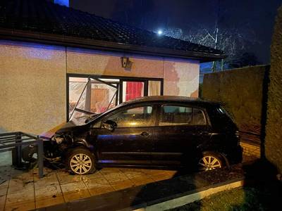 Auto belandt tegen gevel in Overijse: “Als bij wonder enkel raam beschadigd”
