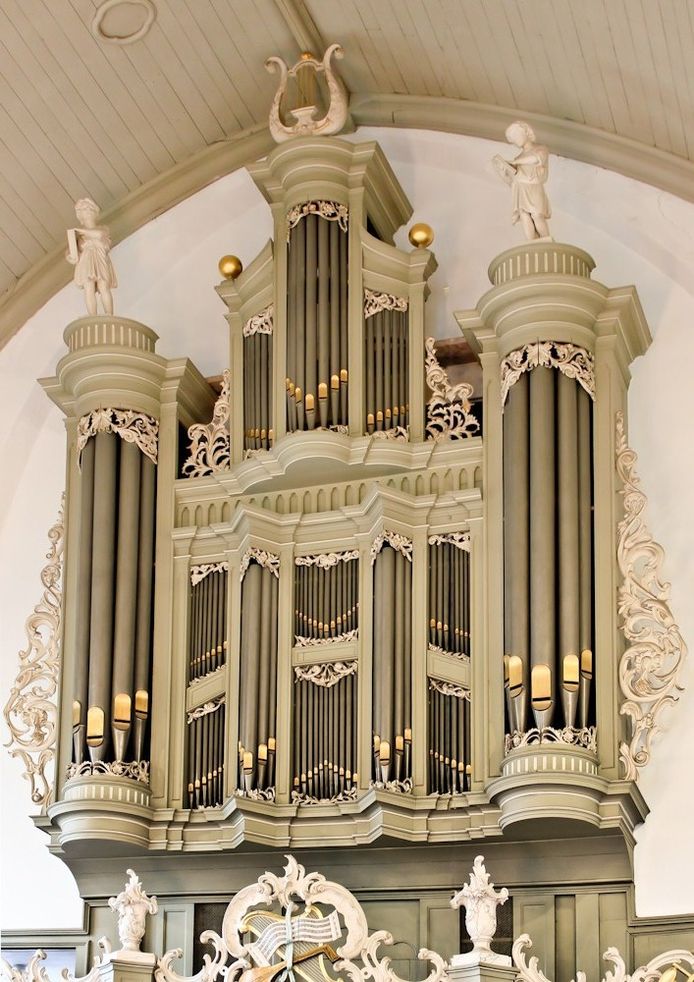 Het bovenwerk van de Van Oeckelenorgel.