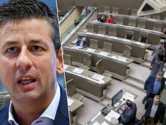 Vlaams Belang boycot zitting Vlaams Parlement uit protest tegen afwezige ministers: “Van Afrika tot in Amerika met deze regering”