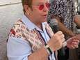 Elton John improvise un concert dans un restaurant à Cannes