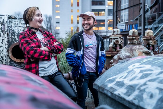 Op 28-jarige leeftijd kijken Alex (links) en Benjamin (rechts) allebei terug op hun jeugd, waarin zij hun identiteit ontdekten.