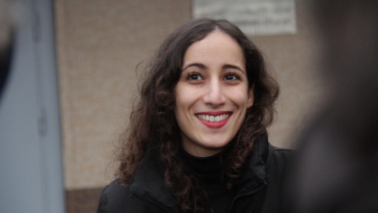 Greenpeace-activiste Faiza Oulahsen (27) scoorde bij de jury van de zesde Duurzame 100 het hoogst op charisma. Beeld EPA