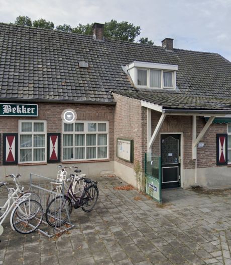 Nieuwe eigenaar hint op woningbouw in D’n Bekker: ‘Geen dorpskroeg meer, wel appartementen’