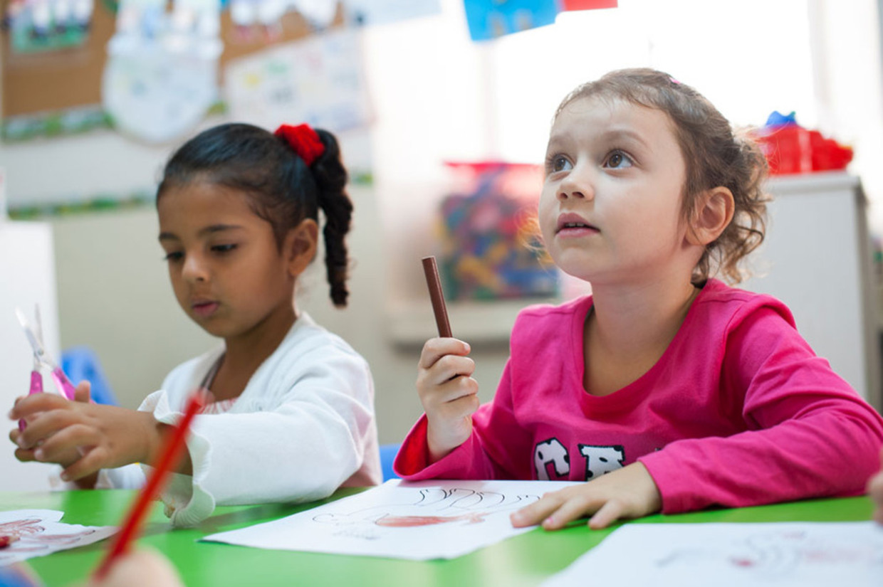 Een Palestijns en Joods meisje op de kleuterschool. Beeld Anne Paul Roukema / ChristenUnie