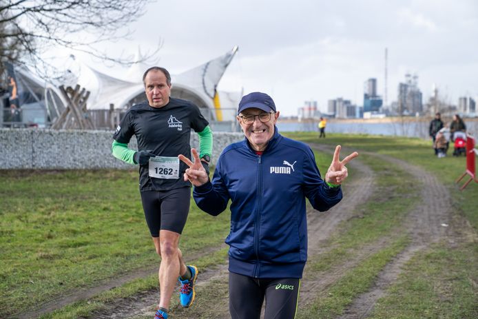 De negende editie van de Nieuwjaarsrun lokte zo'n 700 sportievelingen naar Linkeroever.