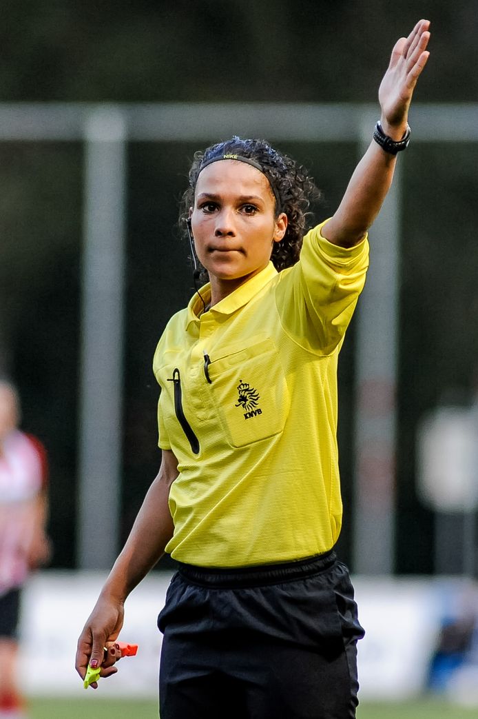 Shona Shukrula wil in drie jaar in Jupiler League fluiten | Nederlands  voetbal | AD.nl