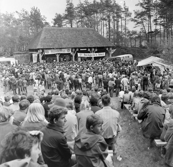 Het beatfeest in de Markelose Kösterskoele op Hemelvaartsdag 1967.