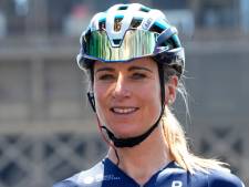 Zieke Annemiek van Vleuten moest paar keer stoppen: ‘Heb een Tom Dumoulinnetje gedaan’