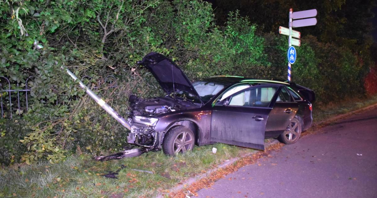 Twee bestuurders gewond bij ongeluk op Rijksweg in Malden, bijrijders komen met de schrik vrij.