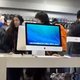 Valse Apple Store-medewerker neemt klanten bij de neus