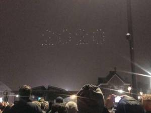 Le spectacle de drones qui devait remplacer le feu d'artifice à Bruges gâché