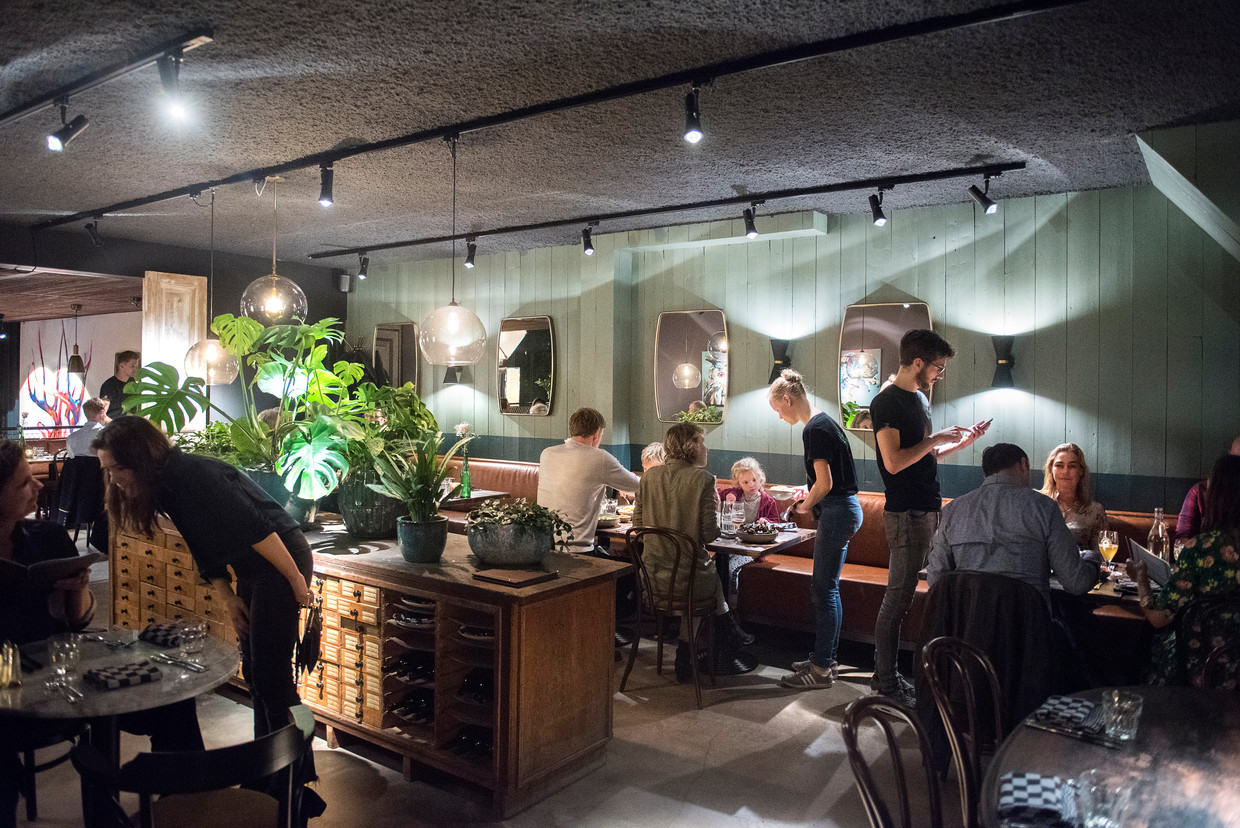 Restaurant Café Cliché in Amsterdam Beeld Els Zweerink