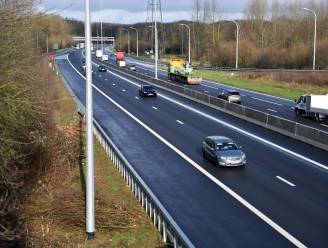 Half uur file op E314 richting Brussel vanaf Aarschot: rijstrook versperd