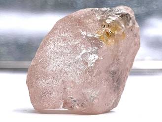 Angolese mijnwerkers vinden “grootste roze diamant in 300 jaar” 