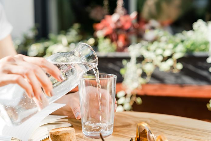Gratis kraanwater drinken in een Frans restaurant? Stel dan déze vraag