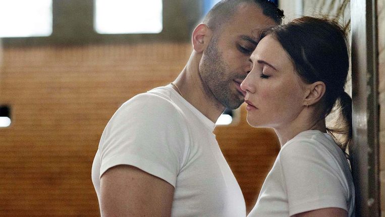 Marwan Kenzari en Carice van Houten in Instinct. Beeld 