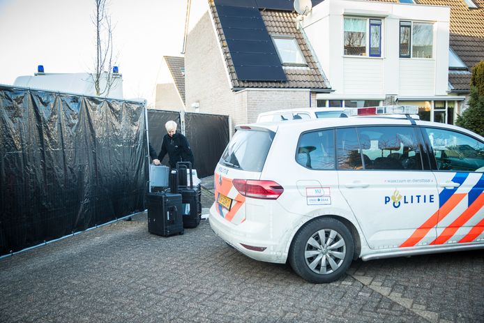 De politie doet een groot rechercheonderzoek in Zwolle-Zuid naar aanleiding van de vermissing van een 38-jarige Zwollenaar.