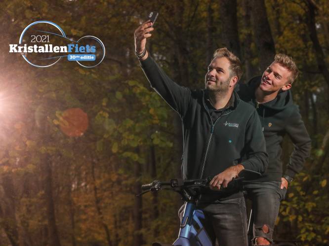 Onze analist Niels Albert moedigt de knaldrang aan in Thibau Nys, titelverdediger bij de jongeren: “Ga voor die grote wegklassiekers, man” 