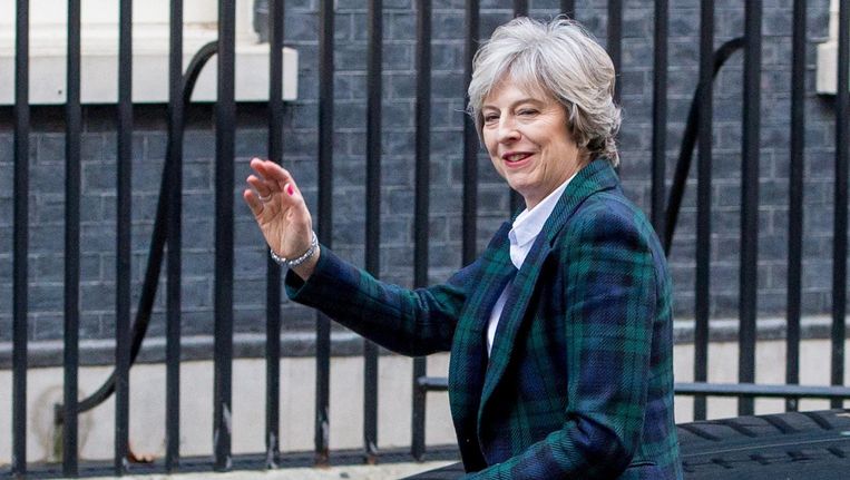 De Britse premier keert terug naar Downing Street 10 na het houden van haar Brexit-speech. Beeld photo_news