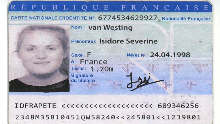 Subjectief Versterker Lijken Met mijn fake ID kom ik als 17-jarige makkelijk een club binnen'