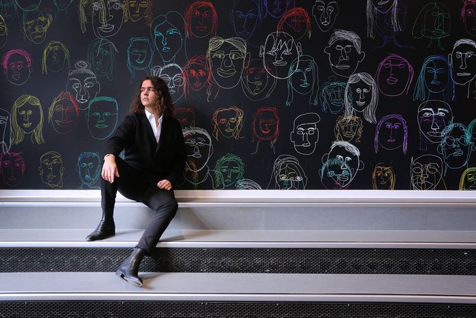 Sem Rozendaal (18), tweede bij The Voice of Holland, ziet uit naar het eerste concert met de band aanstaande zaterdag.