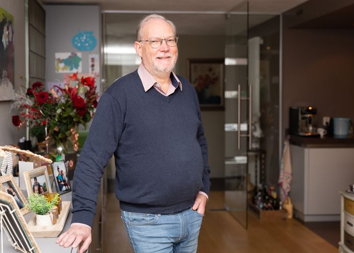 Nu Kees de Zeeuw niet meer wekelijks met raadswerk bezig is, heeft hij meer tijd voor zijn eigen bedrijf en om zijn zoon te helpen in LAB-1 in Eindhoven.