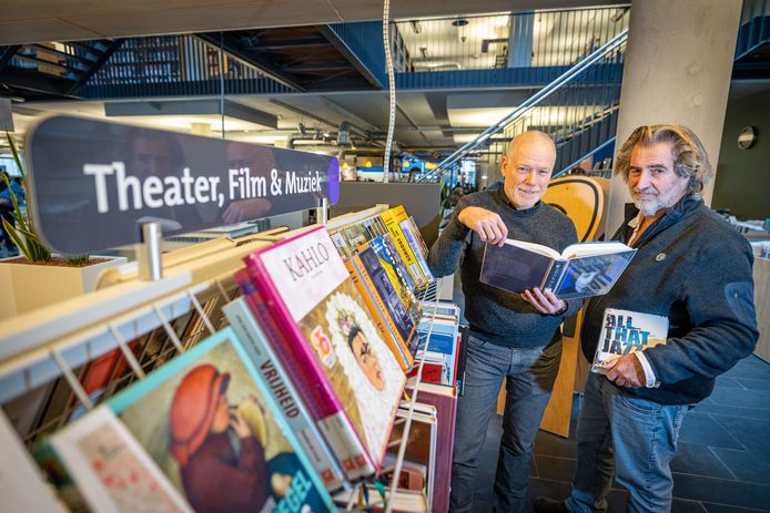 Frans Assink (links) en Ton Ouwehand treden zondag op tijdens de eerste editie van Literatuur bij de Buur.