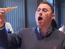 Un ténor allemand s’amuse à surprendre les clients au restaurant 