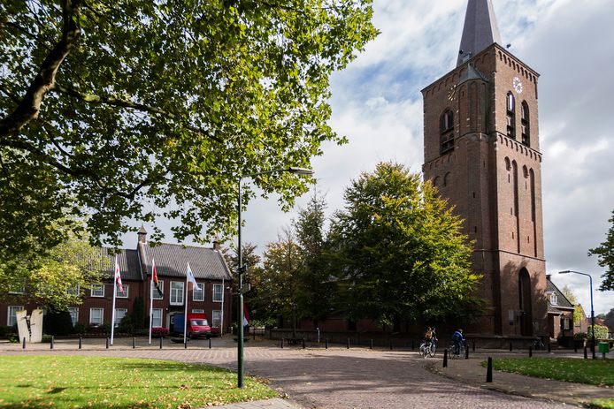 Verkoop gemeentehuis Aalburg aan kerkgemeente is rond Rivierenland