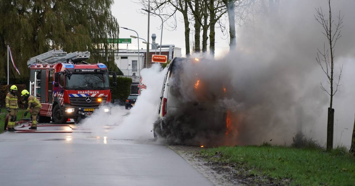 Voertuigbrand op Houterweg in Hoogkarspel