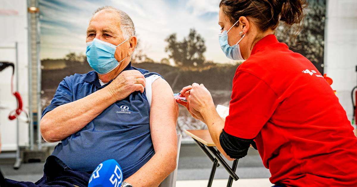 Priklocatie om de hoek, maar inwoners moeten twee keer 124 km reizen voor een vaccinatie: politie slaat alarm.