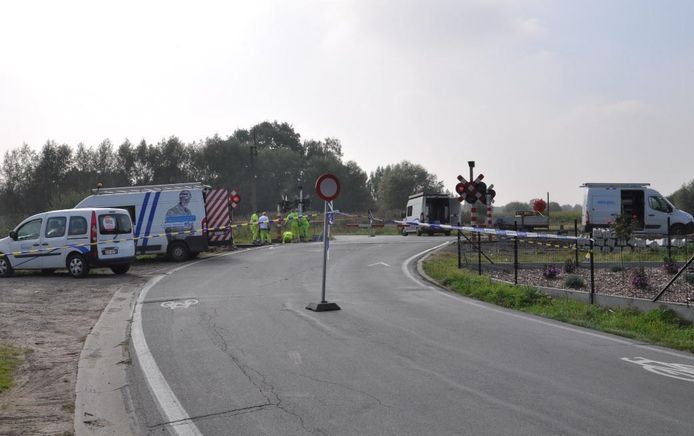 Het ongeval gebeurde aan deze overweg in Evergem.