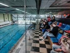 Ouders overstuur door sluiting zwembad: ‘Waar moet mijn kind nu zwemdiploma halen?’