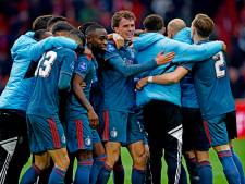 Arne Slot gaat na historische zege Feyenoord bij Ajax niet mee in titeleuforie: ‘We staan er heel goed voor’