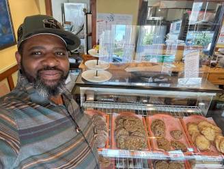 50-jarige Amerikaan vindt biologische moeder, die hij zonder het te weten al jarenlang kent