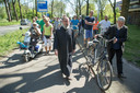 emonstranten in Ede zijn zondagmiddag begonnen met het lopen van een protesttocht door Ede. Met de tocht willen ze duidelijk maken dat ze het wangedrag van een kleine groep jongeren in de wijk Veldhuizen beu zijn.