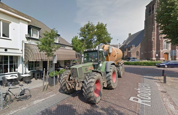 De kom van Moergestel heeft met vracht- en landbouwverkeer te kampen.
