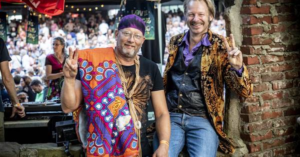 Regen verbroedert bij Woodstock in Hertme | Borne - Tubantia
