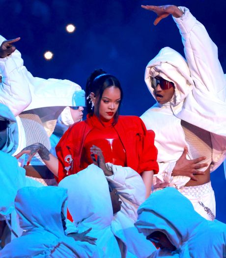 12 chansons et terminé bonsoir: le mirage Rihanna à la mi-temps du Super Bowl
